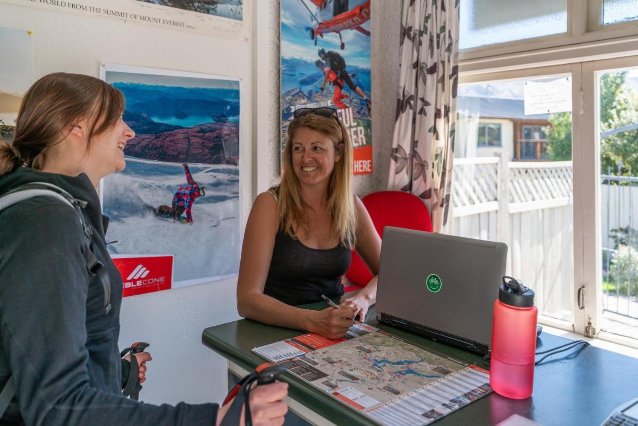 Ostello Mountain View Backpackers Wanaka Esterno foto
